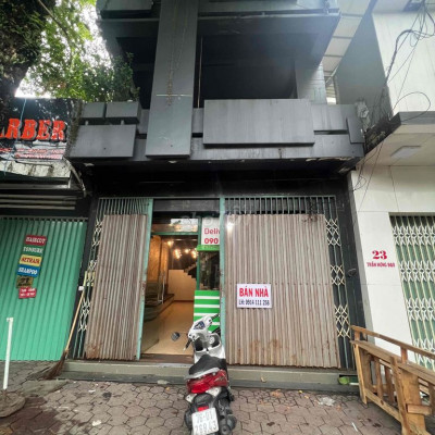 Định cư cần bán nhà mặt phố