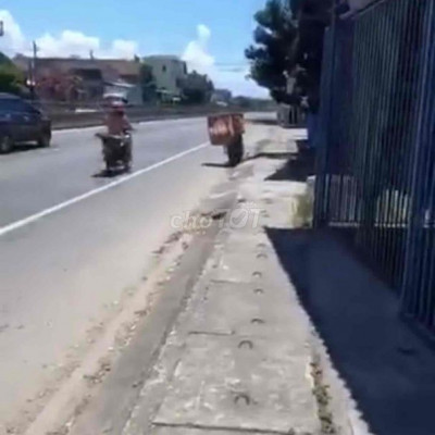 nhà mặt tiền quốc lộ 1A - Quảng Ngãi kinh doanh sầm uất