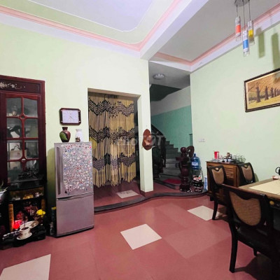 Cho thuê nhà ( phù hợp với gia đình có vợ chồng làm văn phòng)