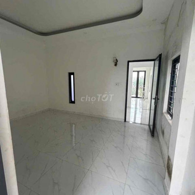 cho thuê nhà nguyên căn 1 lầu , sạch đẹp