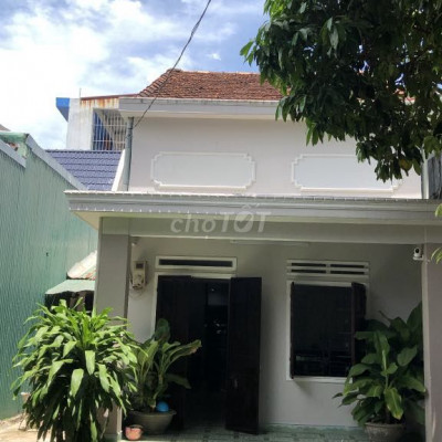 nhà cấp 4 có gác lửng,3 phòng ngủ,diện tích đất + nhà 167m2