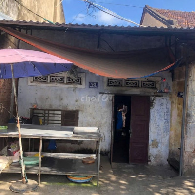 Bán Nhà Gần Chợ, Gần Trường - Vị Trí Đắc Địa!