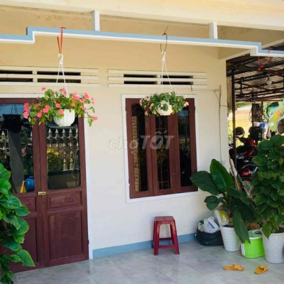 Nhà cấp 4 100m2 2pn tại Thị trấn Châu Ổ huyện Bình Sơn