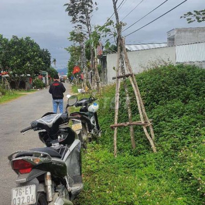 Kẹt tiền bán gấp đất