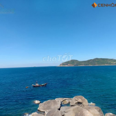 Đất biển cách sóng nước 150 bước chân