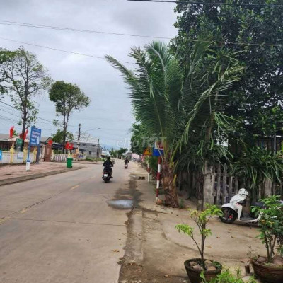 Mặt tiền đường lớn trên Ủy ban Đức Nhuận tiện ở kinh doanh