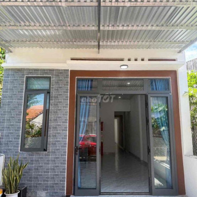 Bán nhà mới xây phường Trương Quang Trọng