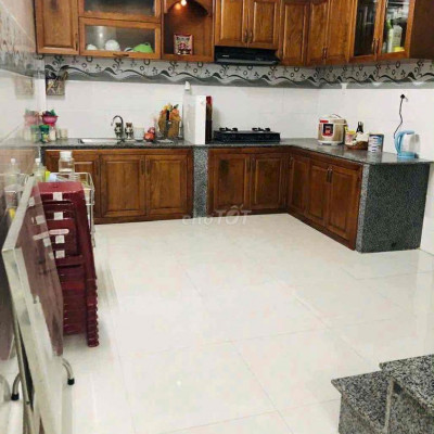 CHO THUÊ NHÀ gác lửng, mặt tiền đường Phạm Văn Đồng - TP Quảng Ngãi. (