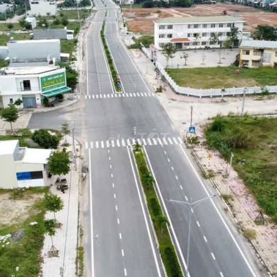 Chính chủ cần bán lô đất  trung tâm  Sông Vệ, đường 32m,