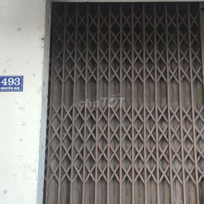 Cho thuê nhà mặt tiền quốc lộ, đối diện trường cấp 3